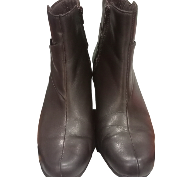 Clark's Dark brown ankle leather boots size 9.5 - Picture 3 of 4
